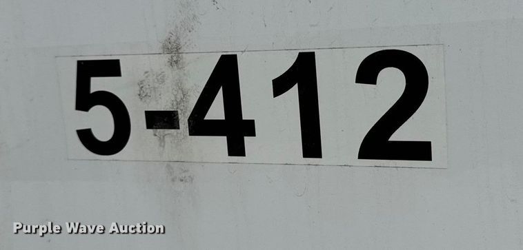 image for item DO2231 2000 Peterbilt 378 semi truck