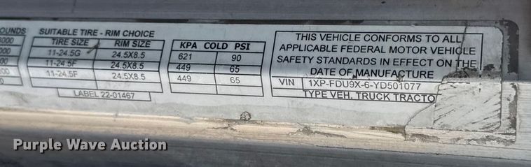 image for item DO2231 2000 Peterbilt 378 semi truck