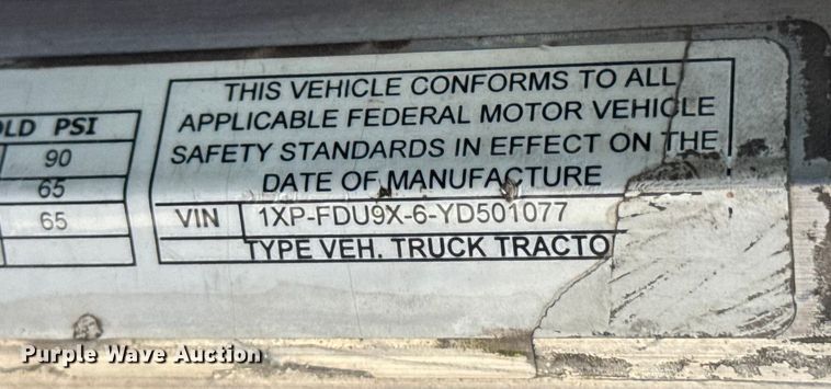 image for item DO2231 2000 Peterbilt 378 semi truck