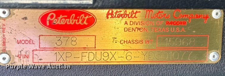 image for item DO2231 2000 Peterbilt 378 semi truck