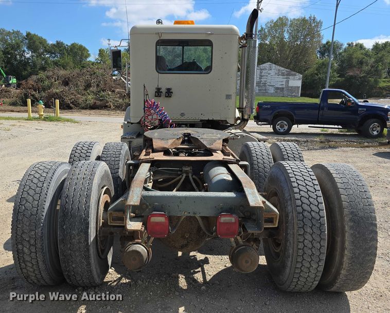 image for item DP8838 1991 Freightliner Conventional semi truck