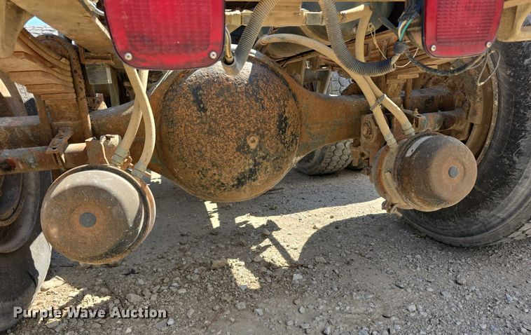 image for item DP8838 1991 Freightliner Conventional semi truck