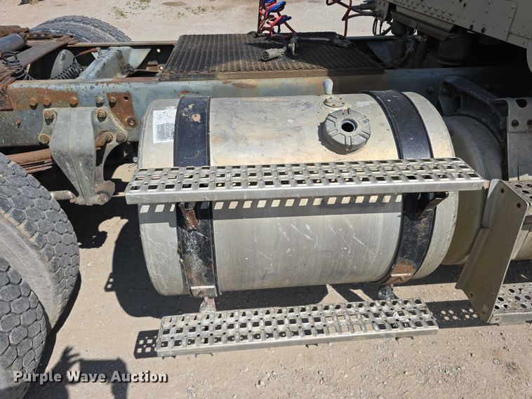 image for item DP8838 1991 Freightliner Conventional semi truck