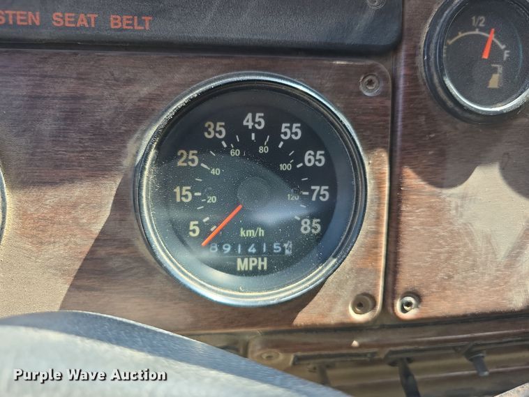 image for item DP8838 1991 Freightliner Conventional semi truck