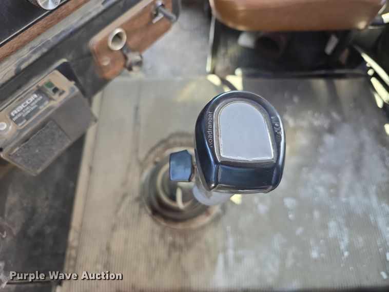 image for item DP8838 1991 Freightliner Conventional semi truck