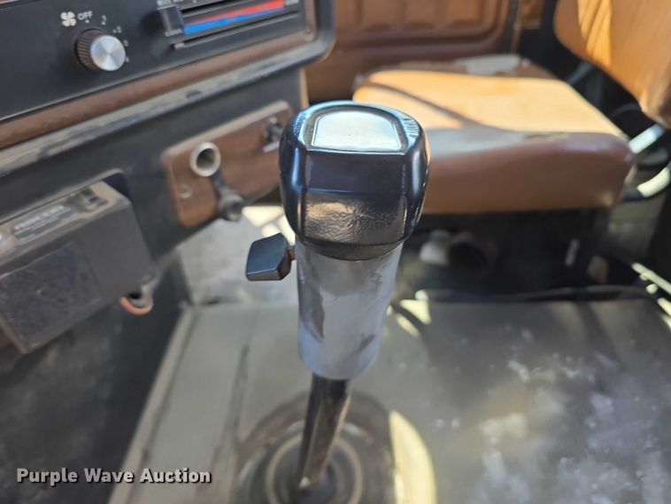 image for item DP8838 1991 Freightliner Conventional semi truck