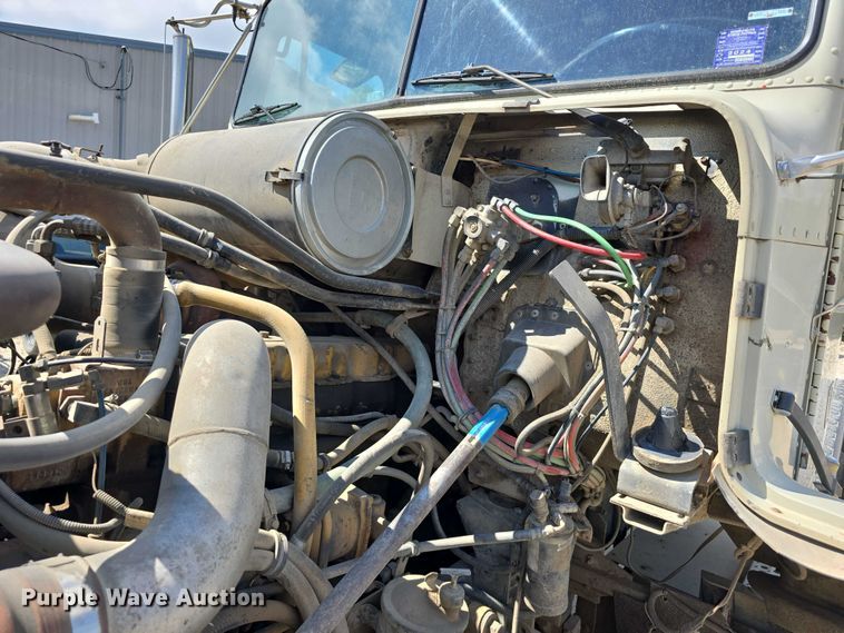 image for item DP8838 1991 Freightliner Conventional semi truck