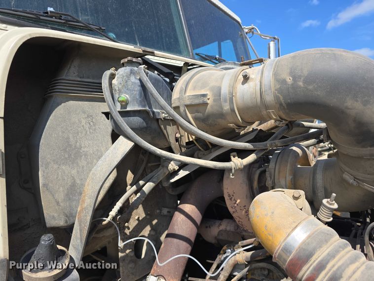 image for item DP8838 1991 Freightliner Conventional semi truck