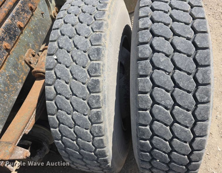 image for item DP8838 1991 Freightliner Conventional semi truck