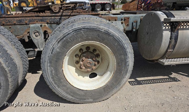 image for item DP8838 1991 Freightliner Conventional semi truck