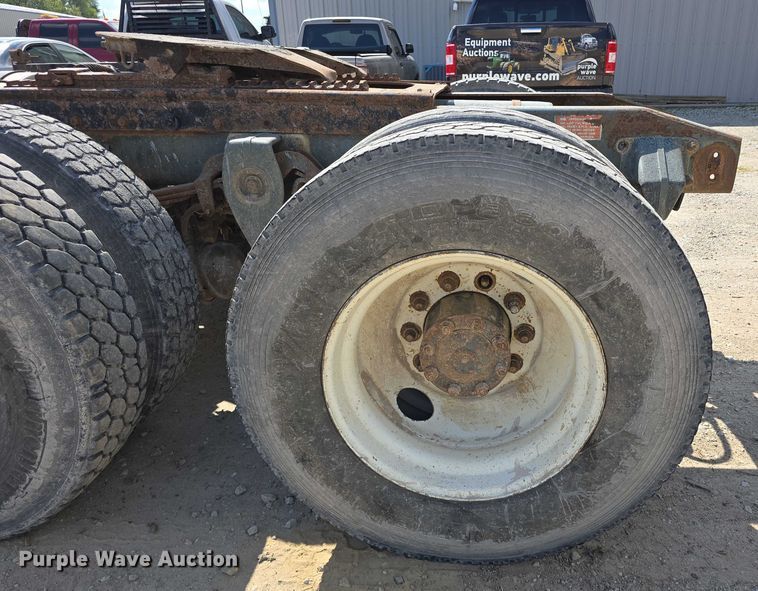 image for item DP8838 1991 Freightliner Conventional semi truck