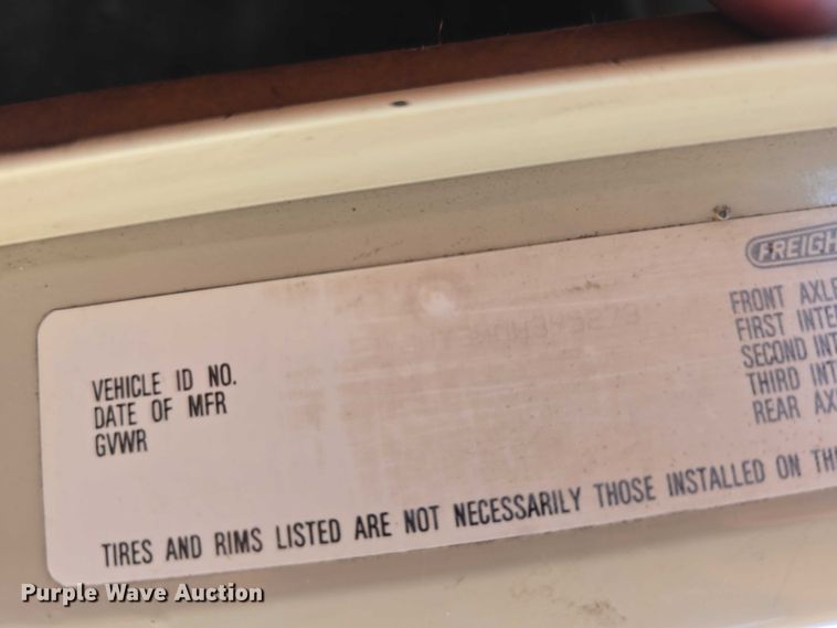 image for item DP8838 1991 Freightliner Conventional semi truck