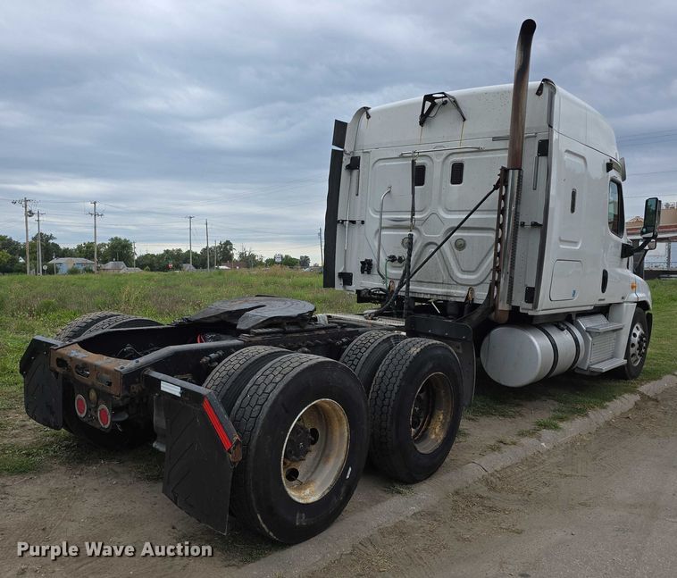 CAMIóN CAMAROTE 2012 FREIGHTLINER