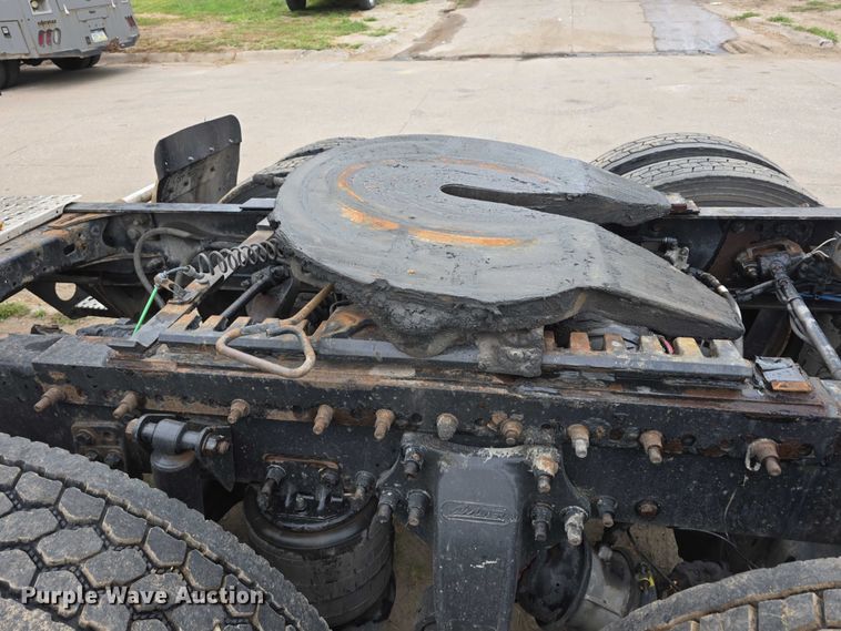 image for item DR3997 2012 Freightliner Cascadia semi truck