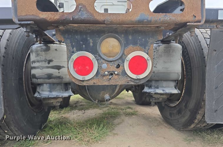 image for item DR3997 2012 Freightliner Cascadia semi truck