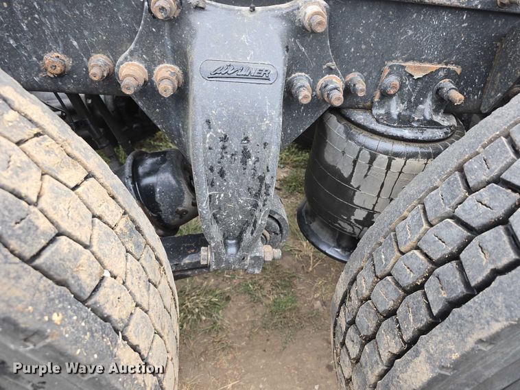 image for item DR3997 2012 Freightliner Cascadia semi truck