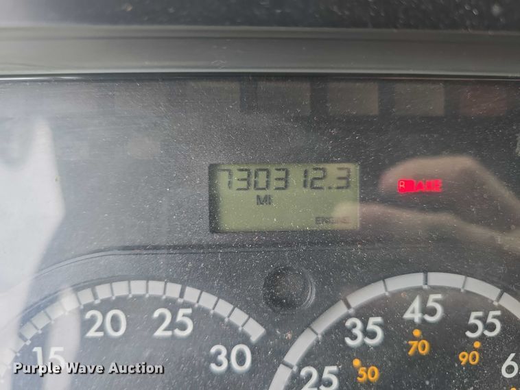 image for item DR3997 2012 Freightliner Cascadia semi truck