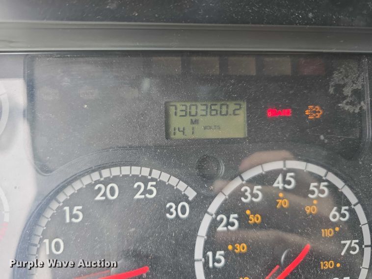 image for item DR3997 2012 Freightliner Cascadia semi truck