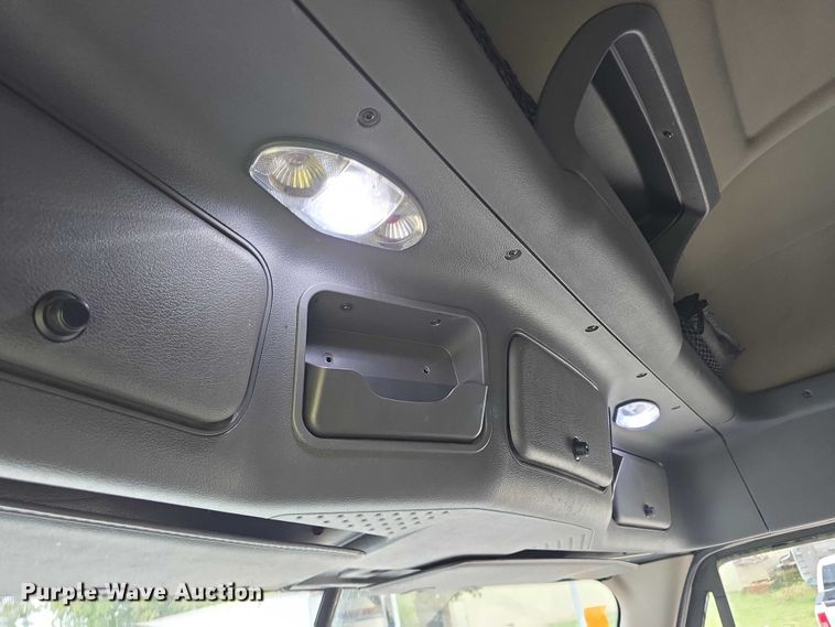 image for item DR3997 2012 Freightliner Cascadia semi truck