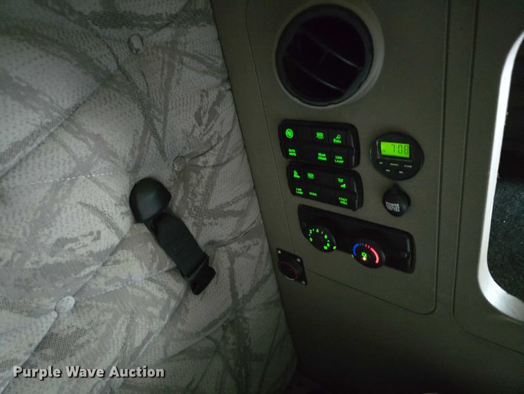 image for item DR3997 2012 Freightliner Cascadia semi truck