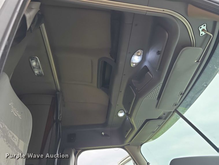 image for item DR3997 2012 Freightliner Cascadia semi truck