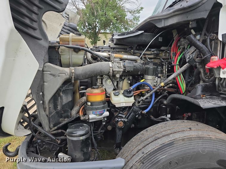 image for item DR3997 2012 Freightliner Cascadia semi truck