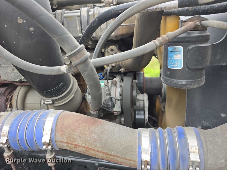 image for item DR3997 2012 Freightliner Cascadia semi truck