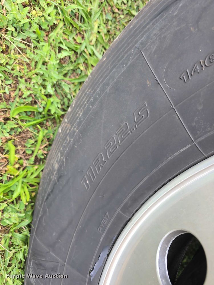 image for item DR3997 2012 Freightliner Cascadia semi truck