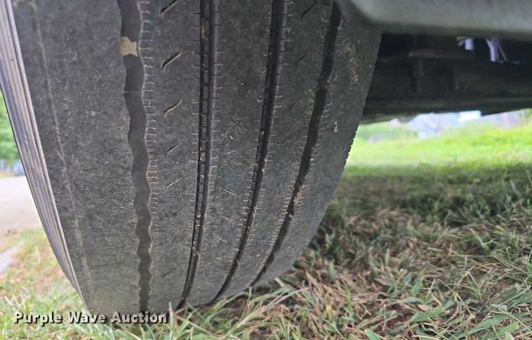 image for item DR3997 2012 Freightliner Cascadia semi truck