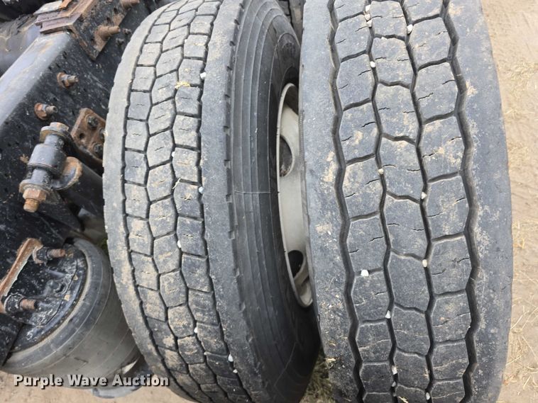 image for item DR3997 2012 Freightliner Cascadia semi truck