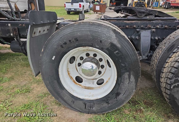 image for item DR3997 2012 Freightliner Cascadia semi truck