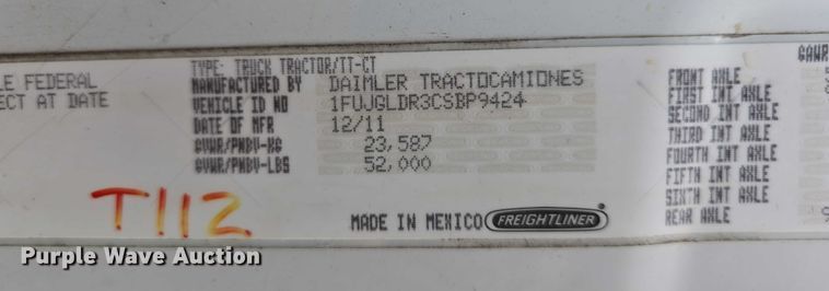 image for item DR3997 2012 Freightliner Cascadia semi truck