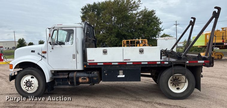 image for item DT3425 1996 International 4900 reel truck