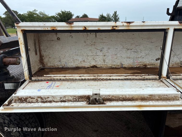 image for item DT3425 1996 International 4900 reel truck