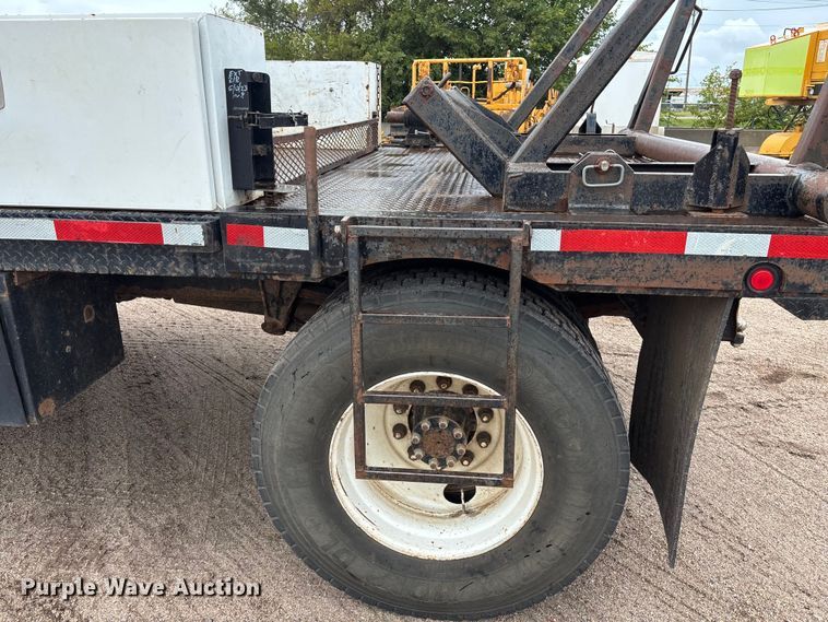 image for item DT3425 1996 International 4900 reel truck