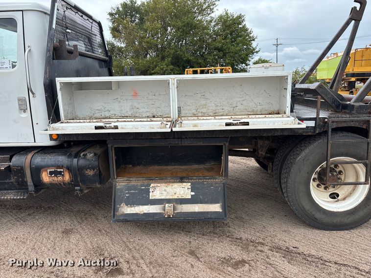 image for item DT3425 1996 International 4900 reel truck