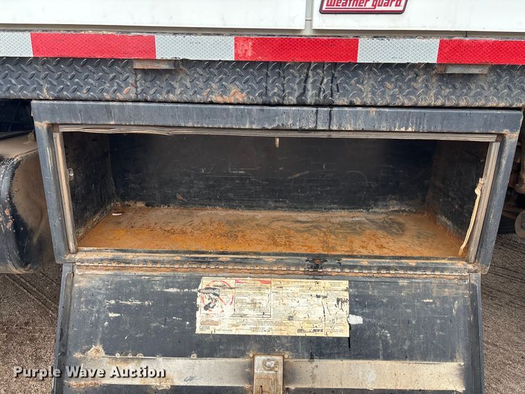 image for item DT3425 1996 International 4900 reel truck