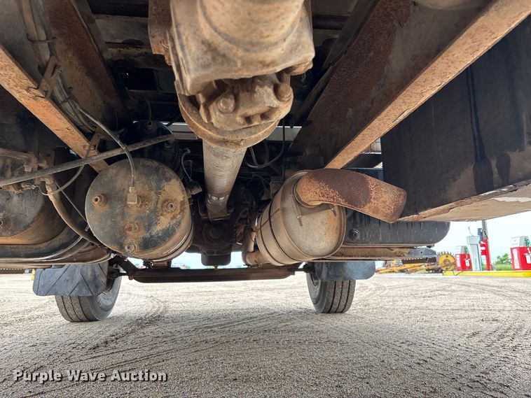 image for item DT3425 1996 International 4900 reel truck