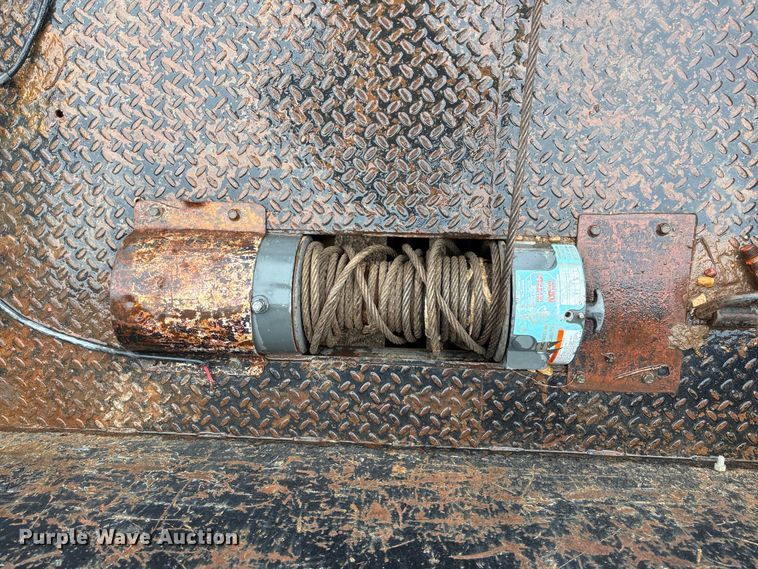 image for item DT3425 1996 International 4900 reel truck