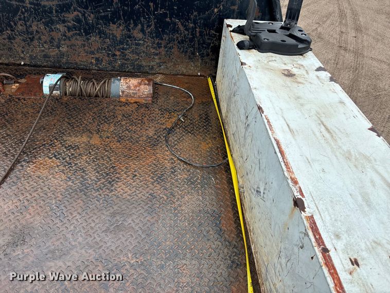 image for item DT3425 1996 International 4900 reel truck