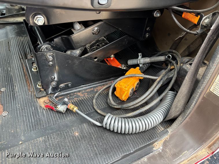 image for item DT3425 1996 International 4900 reel truck