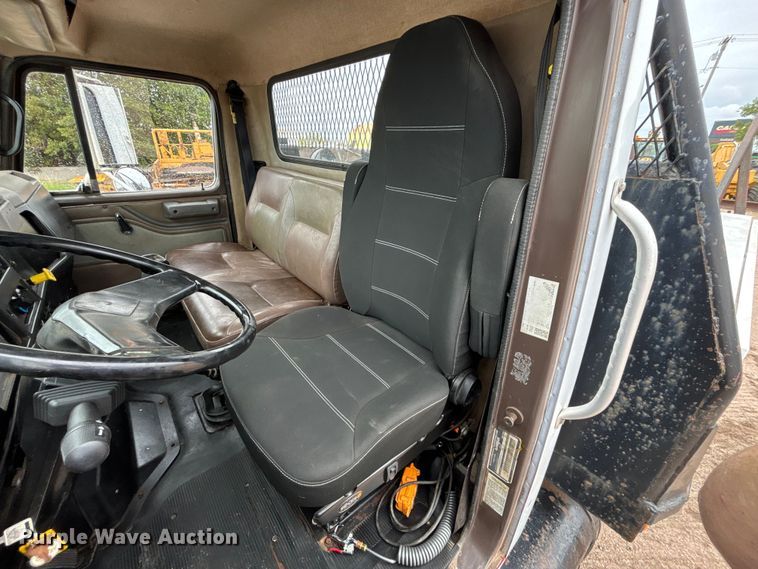 image for item DT3425 1996 International 4900 reel truck