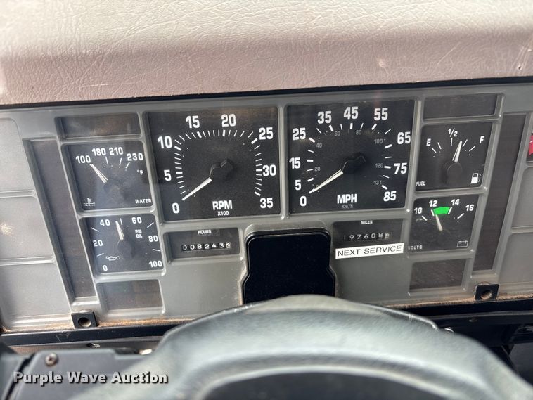 image for item DT3425 1996 International 4900 reel truck