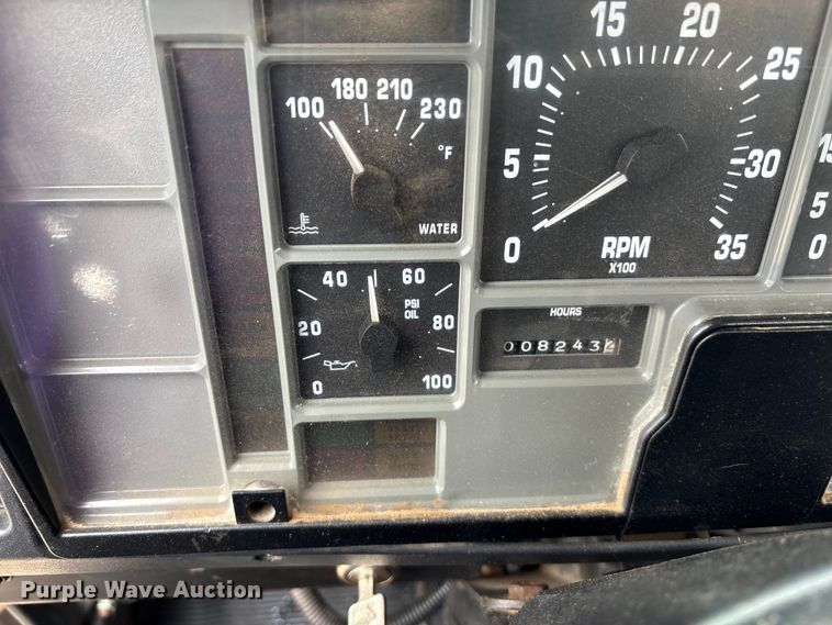 image for item DT3425 1996 International 4900 reel truck