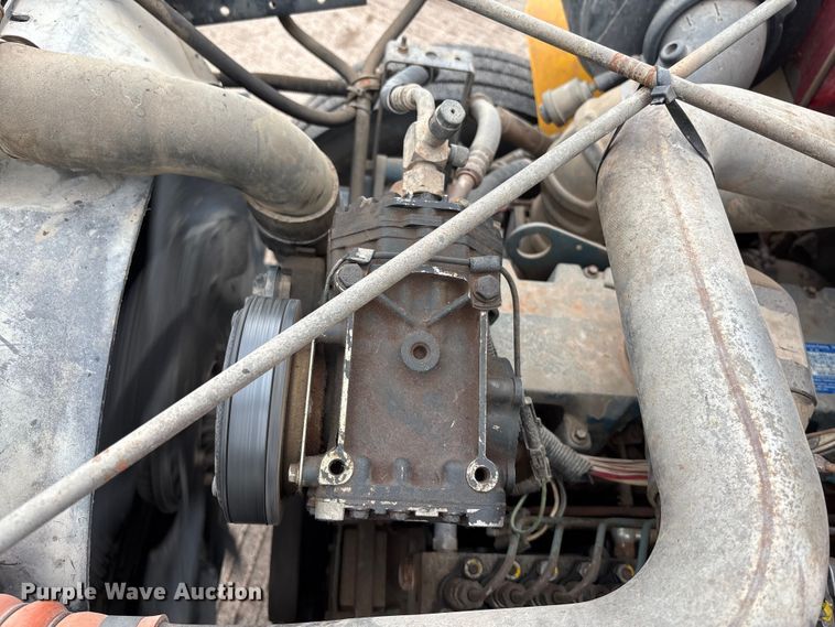 image for item DT3425 1996 International 4900 reel truck