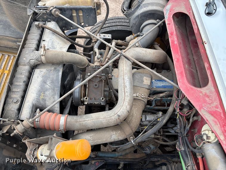 image for item DT3425 1996 International 4900 reel truck