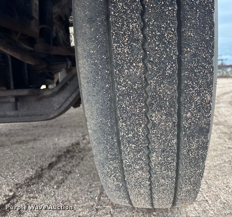 image for item DT3425 1996 International 4900 reel truck