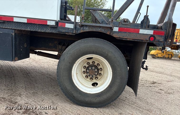 image for item DT3425 1996 International 4900 reel truck
