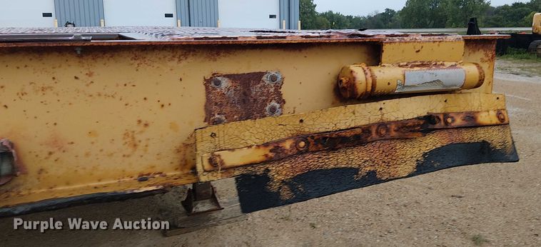 image for item DT6264 1979 HFTH drop deck equipment trailer