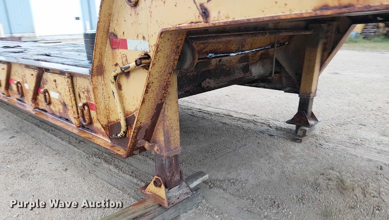 image for item DT6264 1979 HFTH drop deck equipment trailer